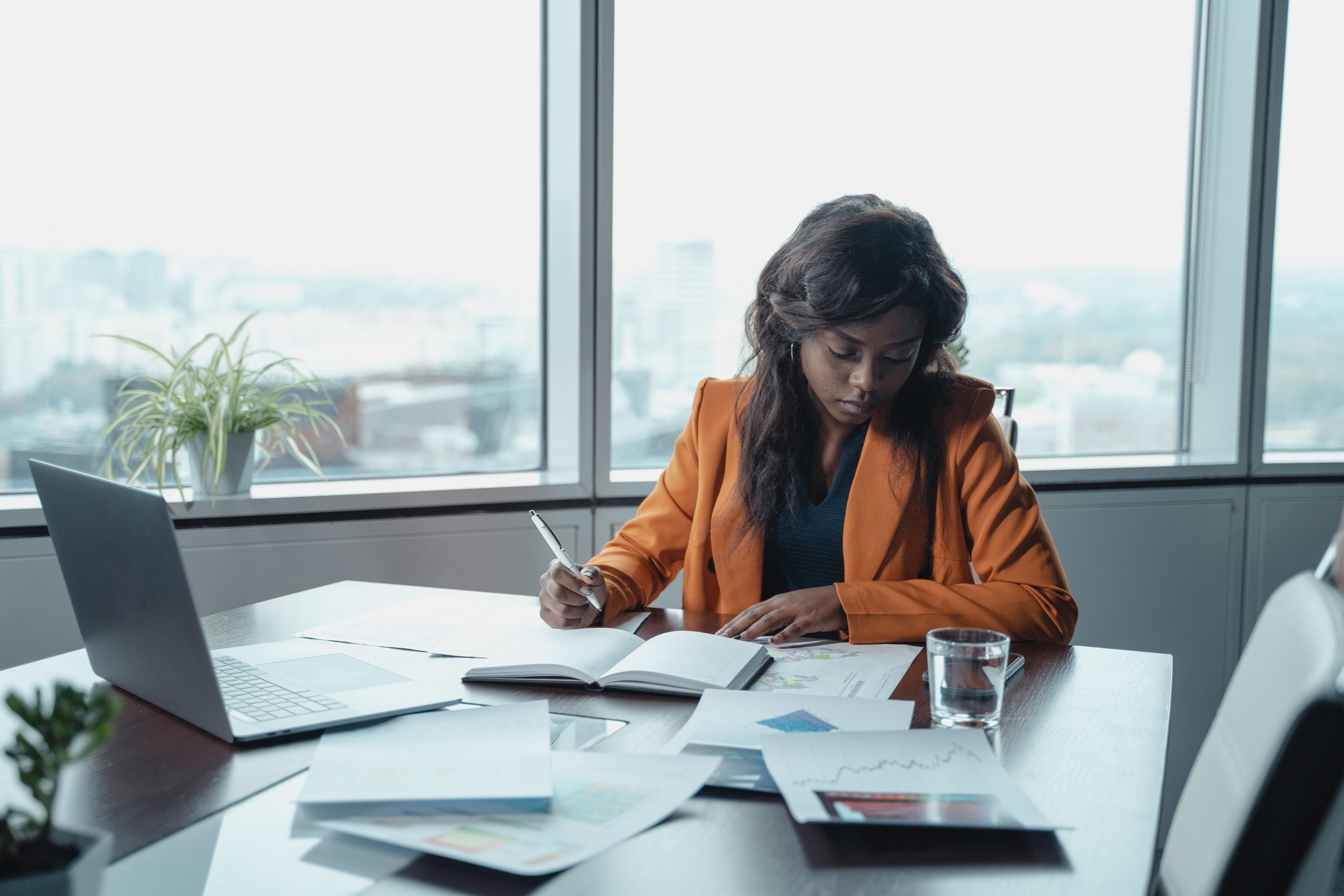 Descubra qual é a importância da liderança feminina em uma empresa