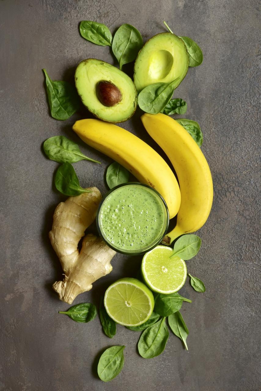 Ingredientes da vitamina de banana com gengibre e abacate — Foto: Istock Getty Images